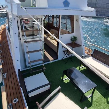 Charming Boat House In Barcelona With Big Terrace And Solarium Hotel Sant Adria de Besos Exterior foto