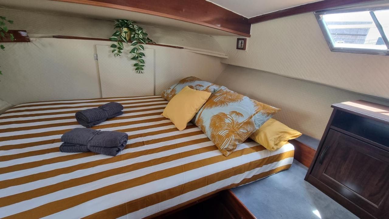 Charming Boat House In Barcelona With Big Terrace And Solarium Hotel Sant Adria de Besos Exterior foto